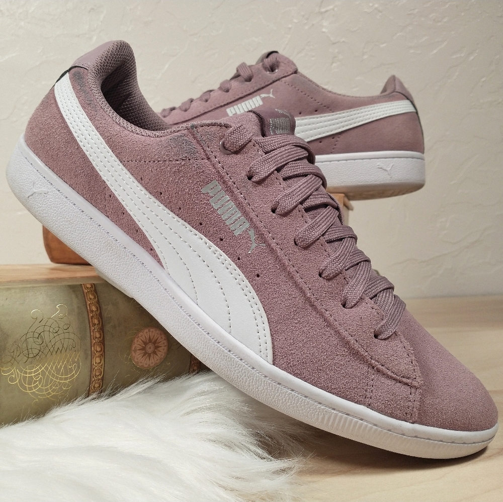 PUMA Women's Vikky Suede Sneaker Size 7.5 in Elderberry